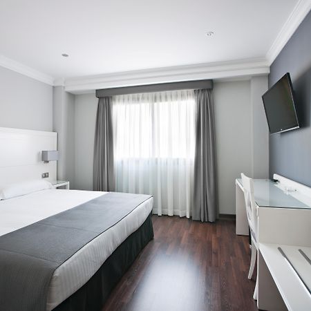 Uve Alcobendas Exterior foto